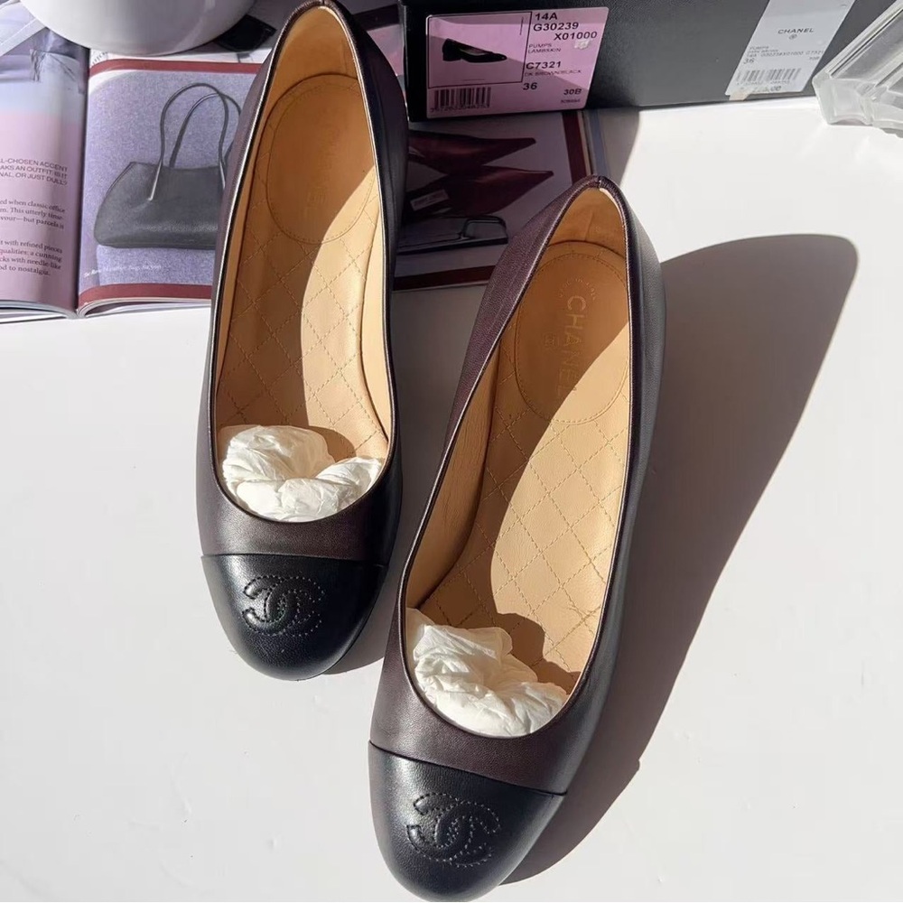 CHANEL Burgundy Interlocking CC Logo Leather Ballet Flats36